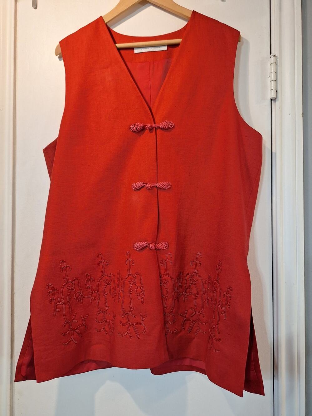 Valerie Stevens Tunic Womens Red Sleeveless Pure Linen Sz 16 Knot Button Embroid